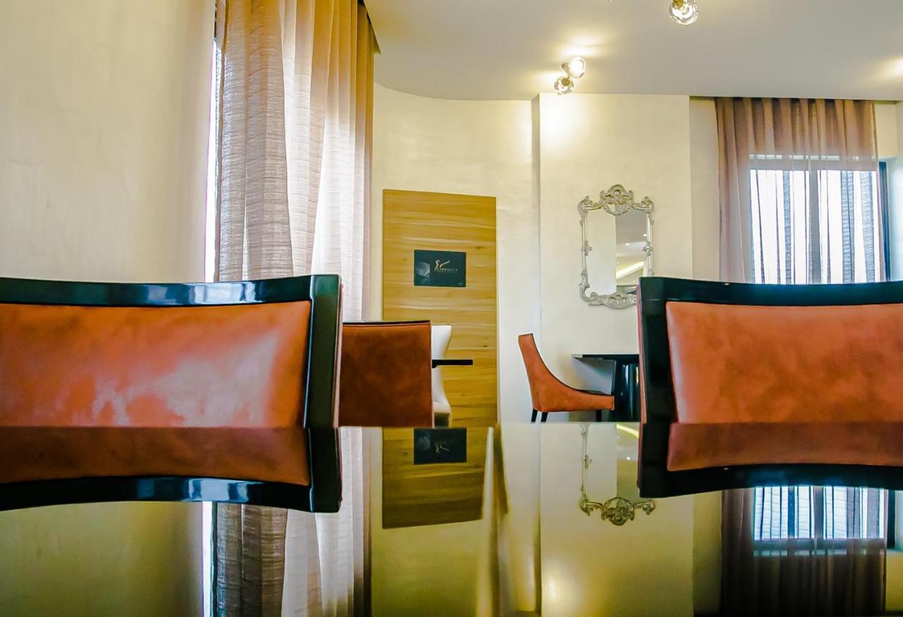 Royal Residences By Design Union Aliayabiagba Екстер'єр фото