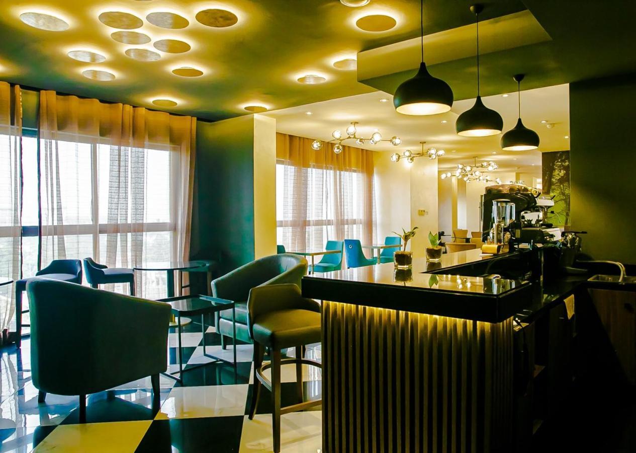 Royal Residences By Design Union Aliayabiagba Екстер'єр фото